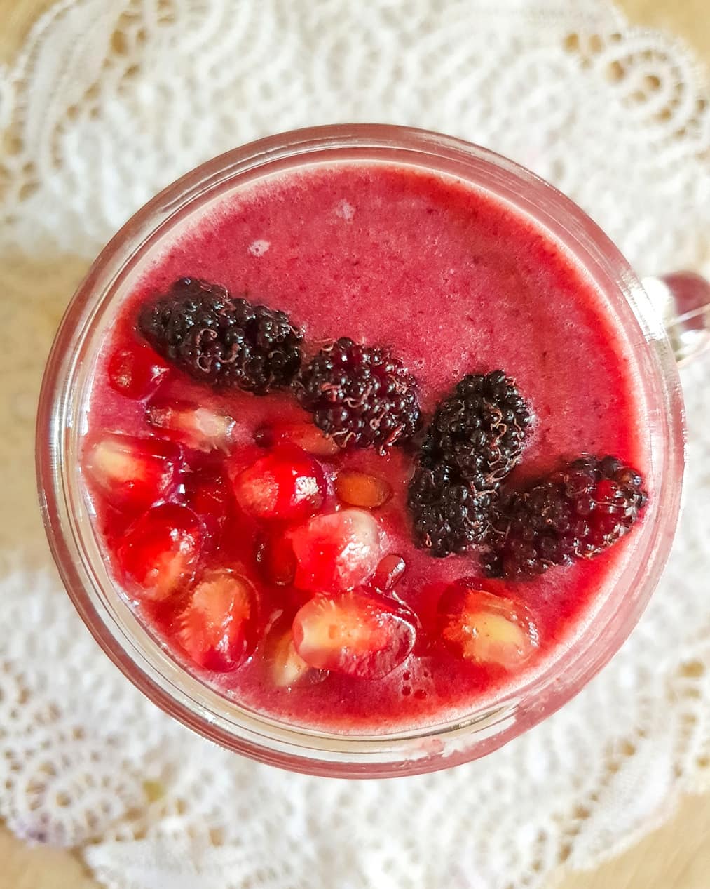 Mulberry pomegranate smoothie